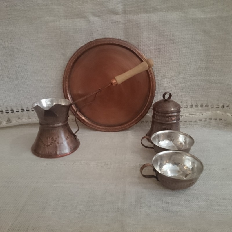 Copper coffee service with a set of 2 cups