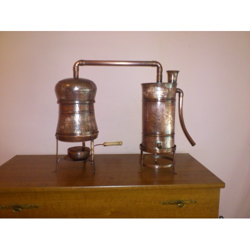 Hand-forged copper distillery - working volume 1.5 litres - on request